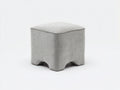 Tabouret carré en tissu bouclé 70×70×40 cm - gris perle - finition plissée douce pour chambre à coucher